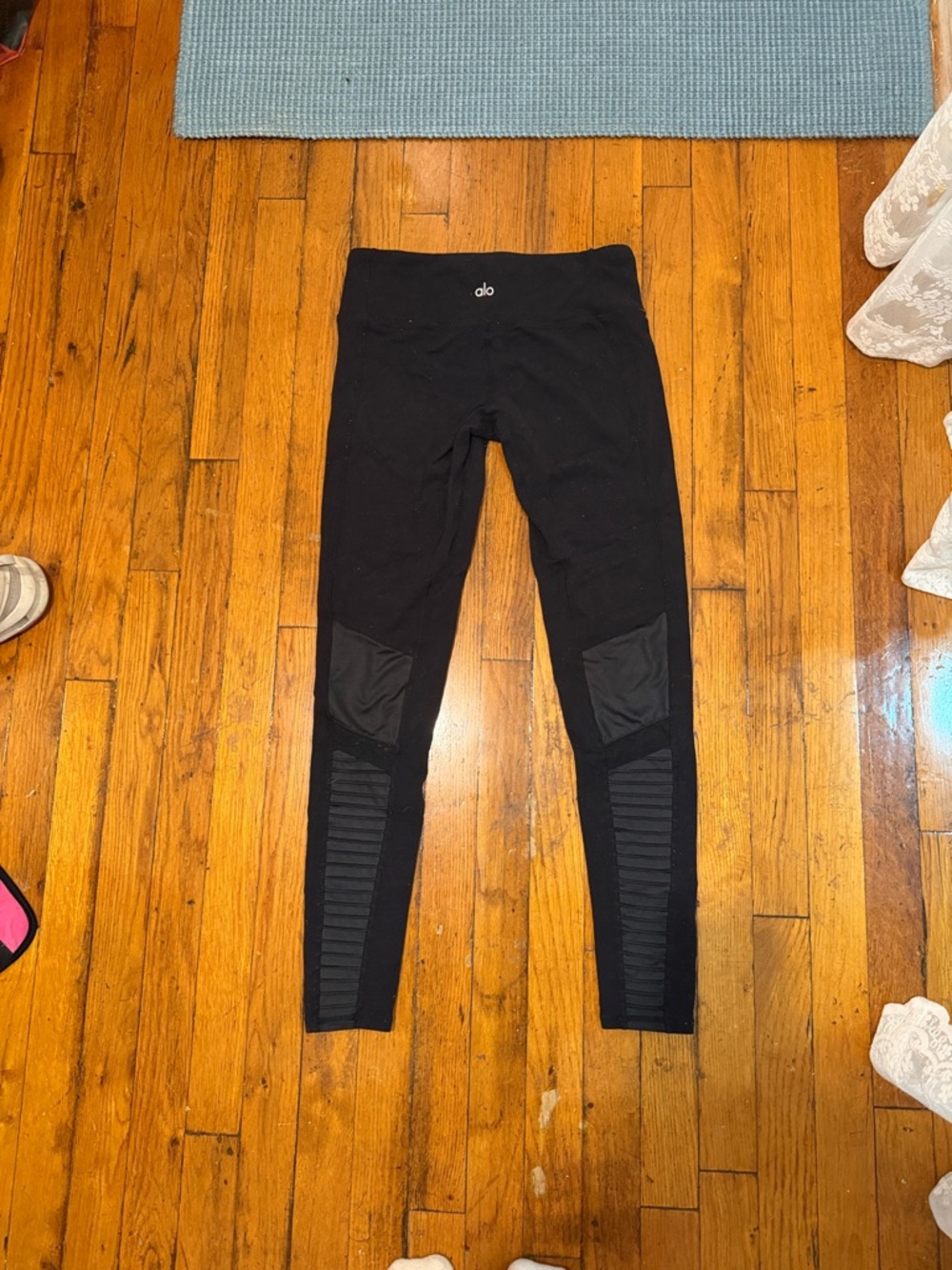 Alo Yoga Moto Leggings - Picture 3 of 5